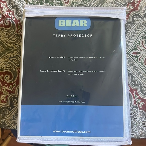 New in package BEAR terry queen mattress protector - Picture 1 of 4